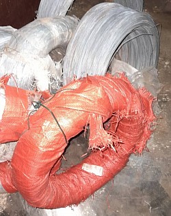 Alambre para amarrar acero 400 CUP/Kg  tenemos rollos importados de 25 kg